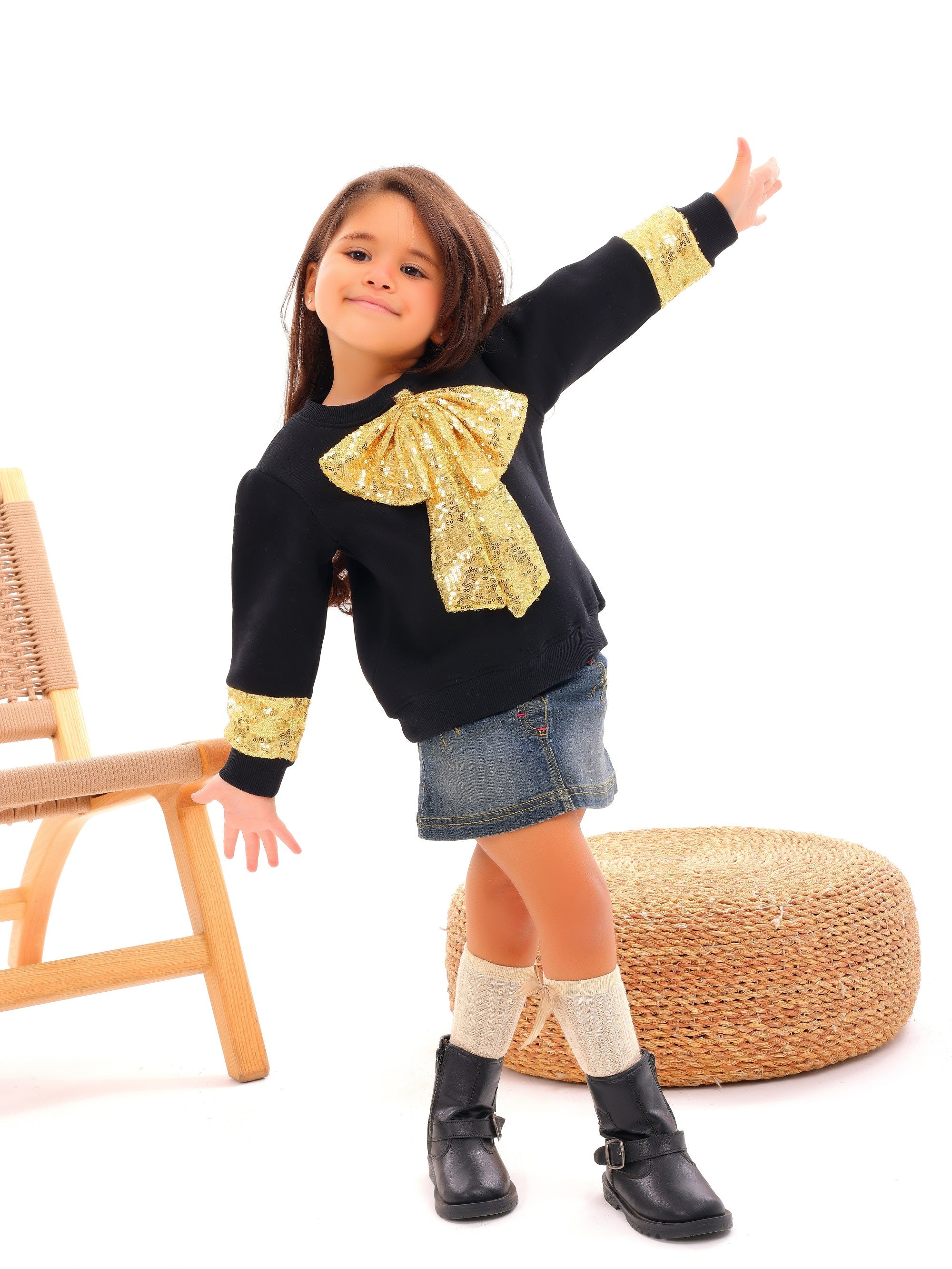 Girls’ Sequin Bow Sweatshirt - Code 5001